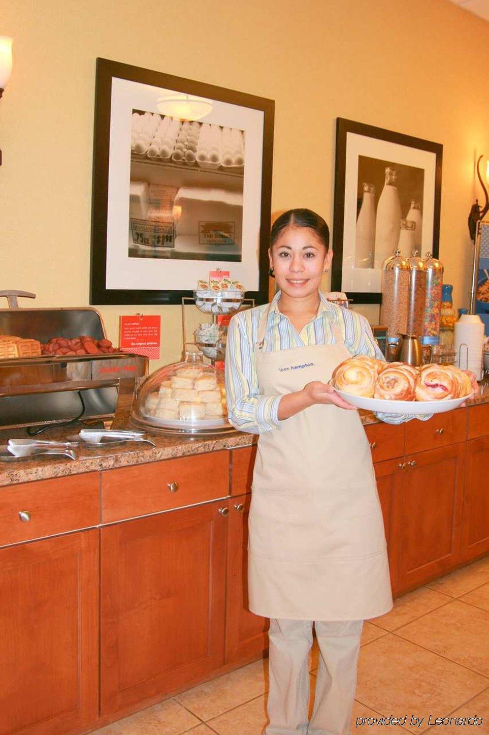 Hampton Inn & Suites Parker Restoran gambar